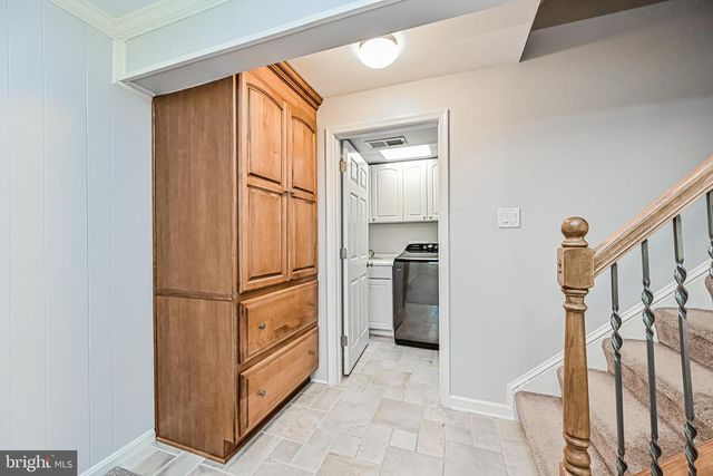 9929 HEMLOCK WOODS LN, Burke, VA 22015