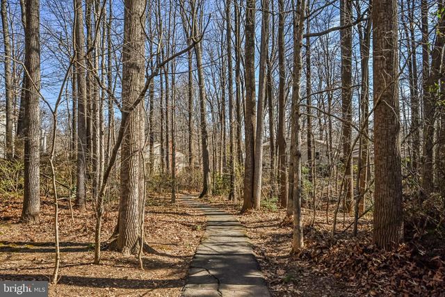 9929 HEMLOCK WOODS LN, Burke, VA 22015