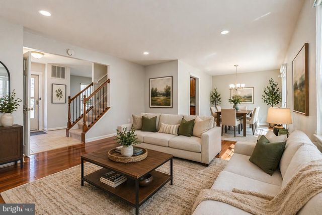 9929 HEMLOCK WOODS LN, Burke, VA 22015