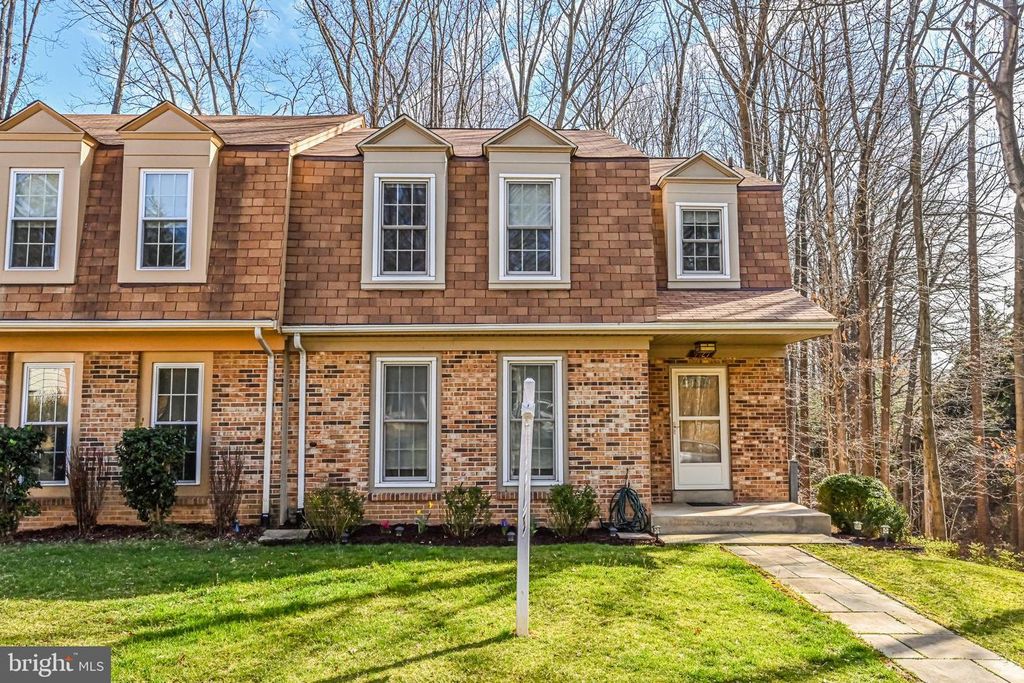 9929 HEMLOCK WOODS LN, Burke, VA 22015