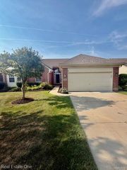 830 WOODHAVEN, Commerce Charter Township, MI 48390