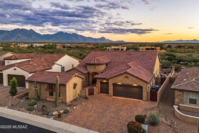 2304 E Madera Plateau Drive, Green Valley, AZ 85614