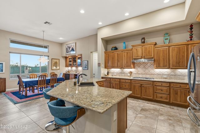 2304 E Madera Plateau Drive, Green Valley, AZ 85614