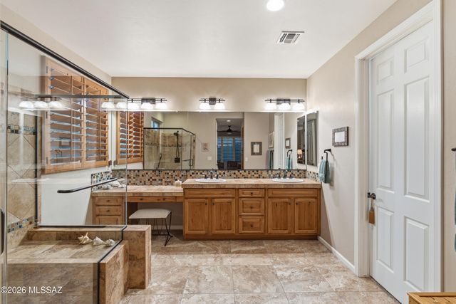 2304 E Madera Plateau Drive, Green Valley, AZ 85614