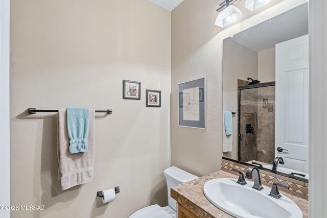 2304 E Madera Plateau Drive, Green Valley, AZ 85614
