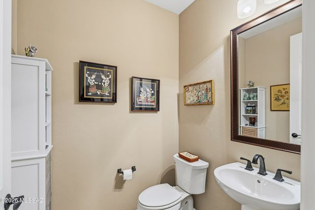 2304 E Madera Plateau Drive, Green Valley, AZ 85614