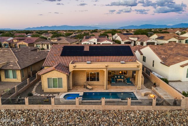 2304 E Madera Plateau Drive, Green Valley, AZ 85614