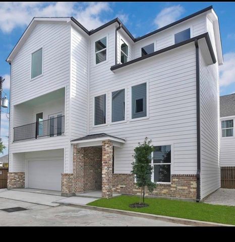 207 Edgewood Street B, Houston, TX 77011