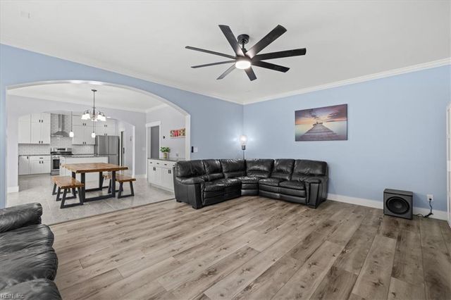 1817 Chloe LN, Virginia Beach, VA 23456