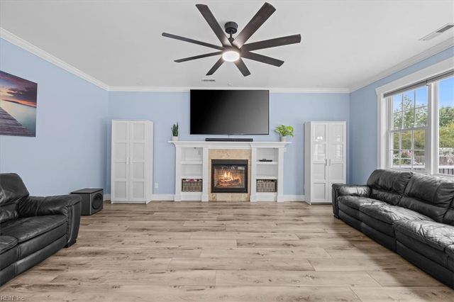 1817 Chloe LN, Virginia Beach, VA 23456