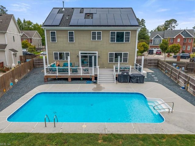 1817 Chloe LN, Virginia Beach, VA 23456