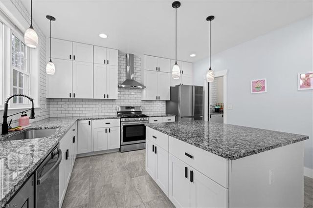 1817 Chloe LN, Virginia Beach, VA 23456