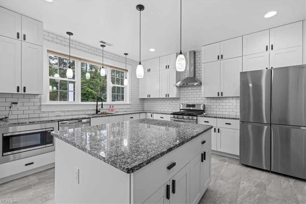 1817 Chloe LN, Virginia Beach, VA 23456