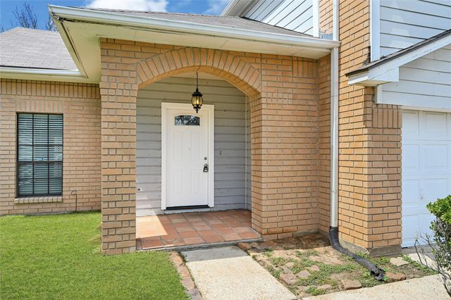 12322 Meadow Ridge Drive, Stafford, TX 77477