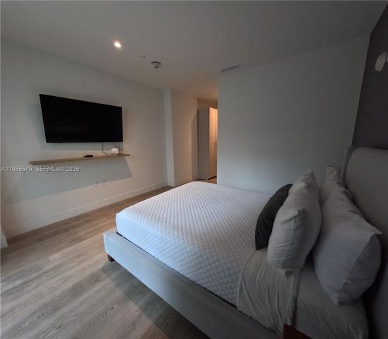 239 SW 9th St 508, Miami, FL 33130