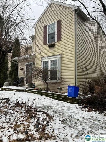 1739 Wendy Lane, Bethlehem City, PA 18017