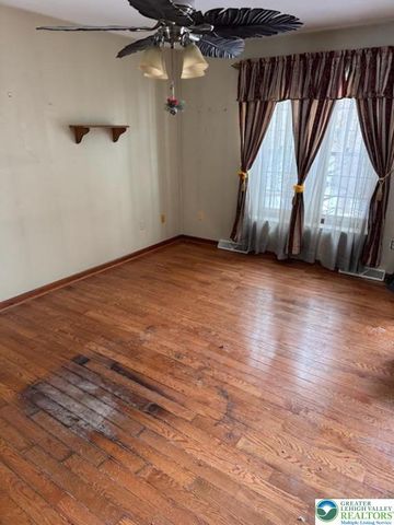 1739 Wendy Lane, Bethlehem City, PA 18017