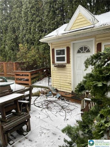 1739 Wendy Lane, Bethlehem City, PA 18017