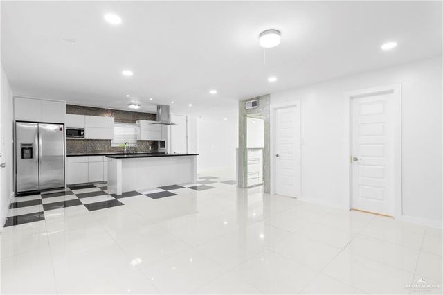 900 E Dallas Avenue UT25, Mcallen, TX 78501