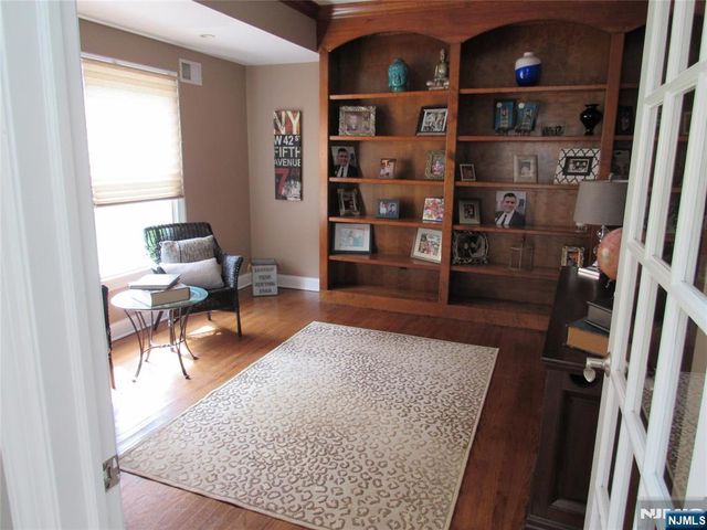 5 Pilgrim Court, Cedar Grove, NJ 07009