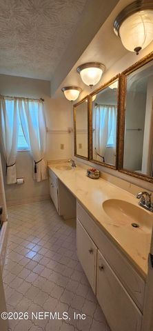3839 FERNGLEN Drive, Jacksonville, FL 32277