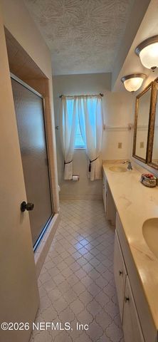 3839 FERNGLEN Drive, Jacksonville, FL 32277