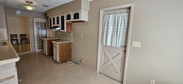 3839 FERNGLEN Drive, Jacksonville, FL 32277