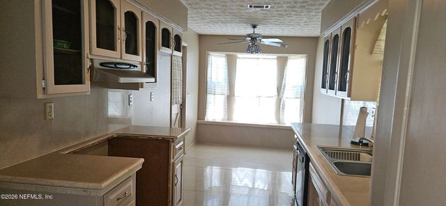 3839 FERNGLEN Drive, Jacksonville, FL 32277