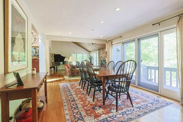 26 Trailbridge Drive, Blue Ash, OH 45241