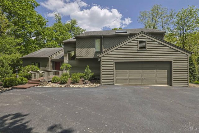 26 Trailbridge Drive, Blue Ash, OH 45241