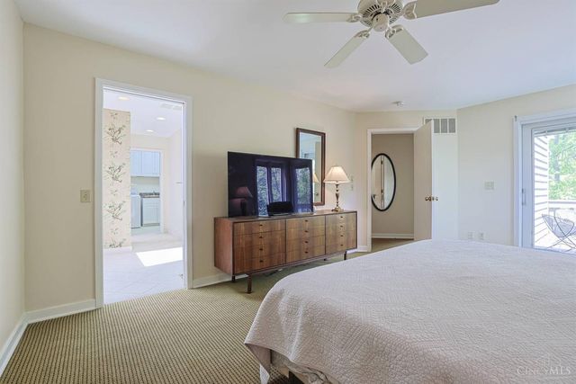26 Trailbridge Drive, Blue Ash, OH 45241