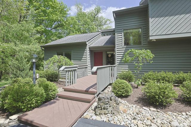 26 Trailbridge Drive, Blue Ash, OH 45241
