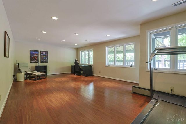 26 Trailbridge Drive, Blue Ash, OH 45241