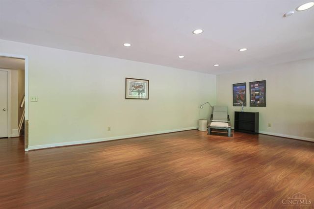 26 Trailbridge Drive, Blue Ash, OH 45241
