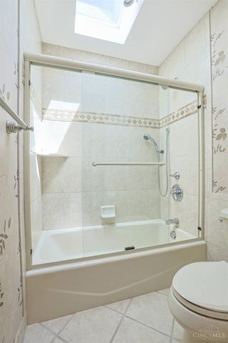 26 Trailbridge Drive, Blue Ash, OH 45241