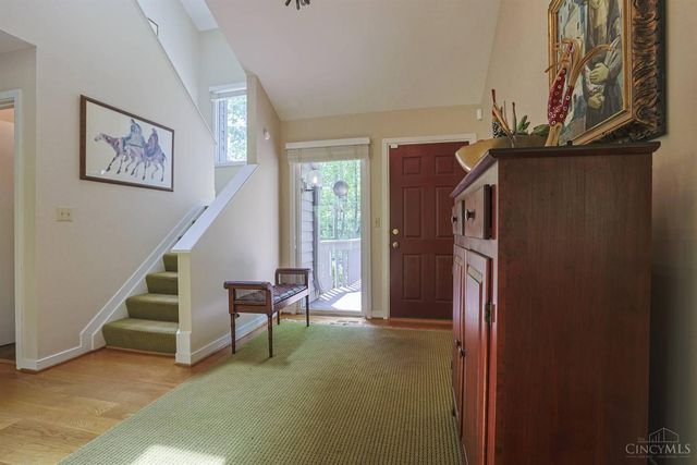 26 Trailbridge Drive, Blue Ash, OH 45241