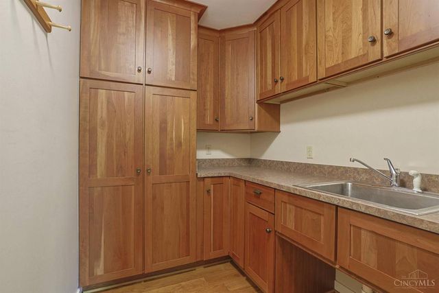 26 Trailbridge Drive, Blue Ash, OH 45241