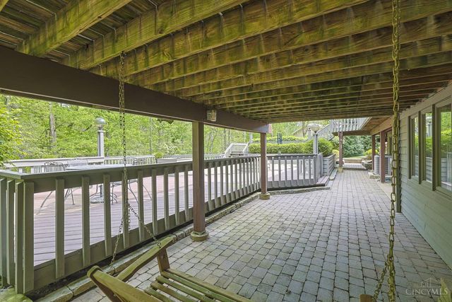 26 Trailbridge Drive, Blue Ash, OH 45241