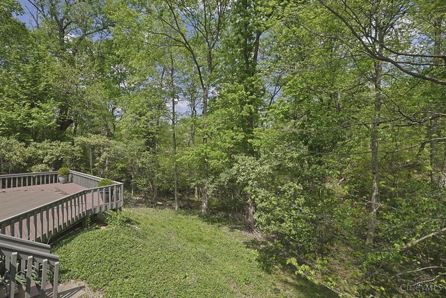 26 Trailbridge Drive, Blue Ash, OH 45241