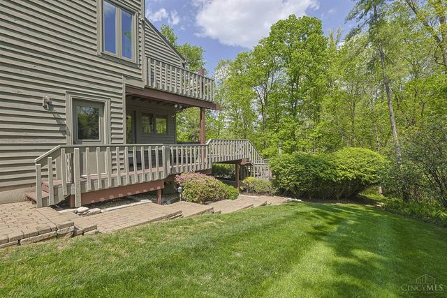 26 Trailbridge Drive, Blue Ash, OH 45241