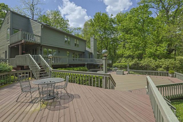 26 Trailbridge Drive, Blue Ash, OH 45241