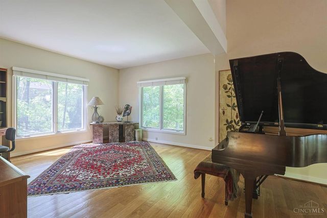 26 Trailbridge Drive, Blue Ash, OH 45241