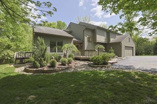 26 Trailbridge Drive, Blue Ash, OH 45241
