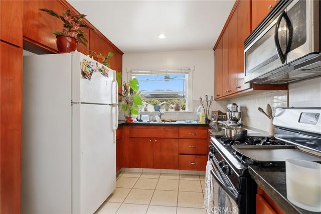 820 Temple Avenue, Long Beach, CA 90804