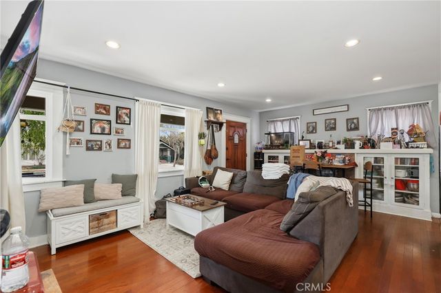 820 Temple Avenue, Long Beach, CA 90804