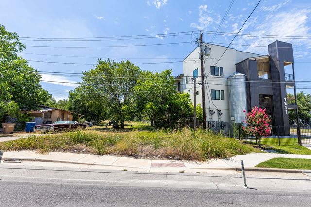 1813 Webberville RD, Austin, TX 78721