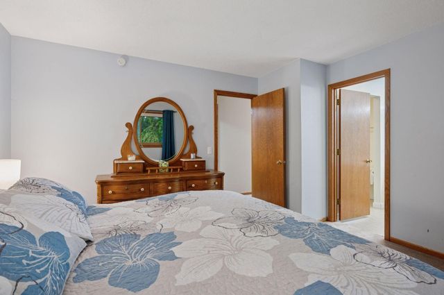 1603 Raindrop Drive, Eagan, MN 55121