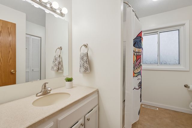 1603 Raindrop Drive, Eagan, MN 55121