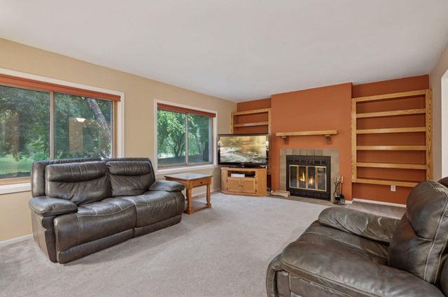 1603 Raindrop Drive, Eagan, MN 55121