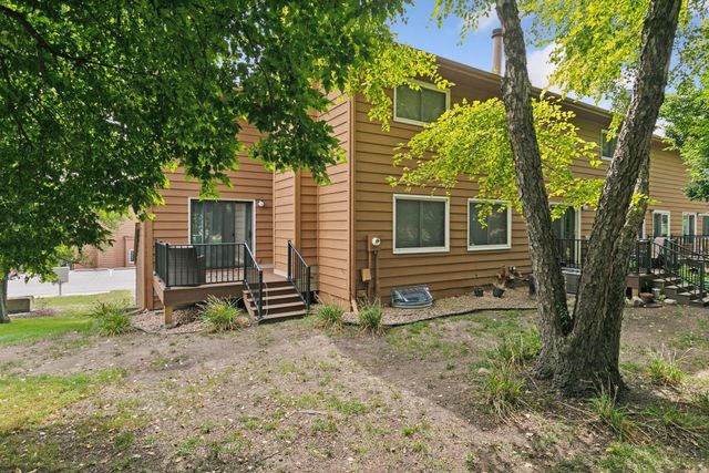 1603 Raindrop Drive, Eagan, MN 55121